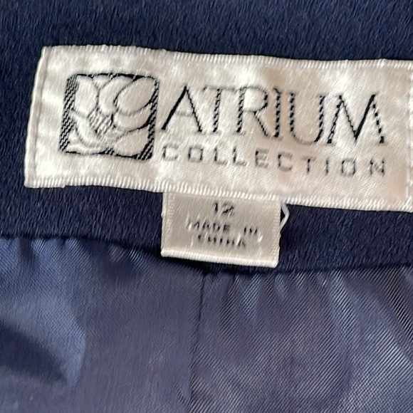 Atrium Collection vintage 3-piece navy blue suit - Picture 5 of 5